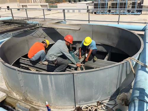 冷卻塔填料：方形冷卻塔的清除工作一般有幾種方案(圓
