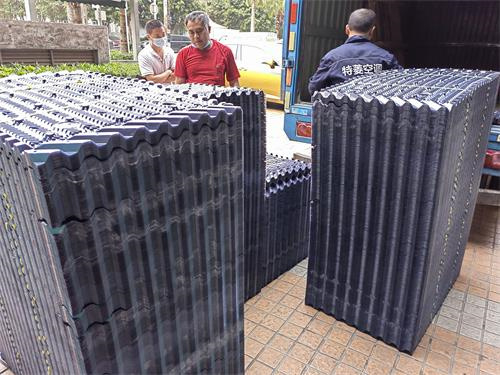 封閉式冷卻塔漏水的解決方案