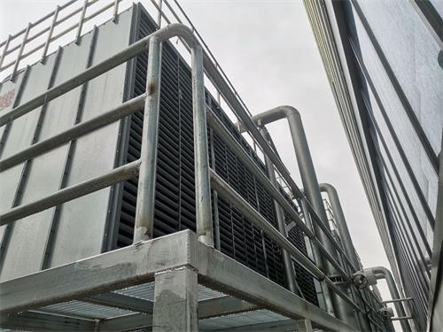 冷卻塔填料：方形冷卻塔的清除工作一般有幾種方案(圓